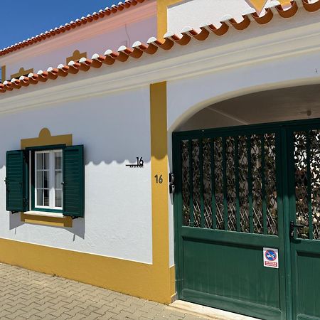 Casa De Praia T3 Em Алмограве Экстерьер фото